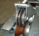 BKS 400 with cutter pulley to slit the cable coating