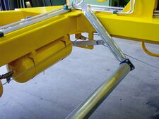 Pipe drum transporter BRT 65 tiltable bumper frame